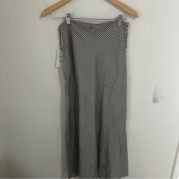 RVCA Black and White Maxi A-Line Skirt - Picture 2 of 3